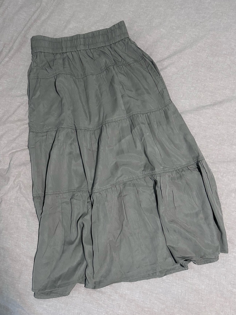 🫶 Quince Vintage Wash Tencel Tiered Maxi Skirt - Size S | Olive/Sage - Picture 4 of 6
